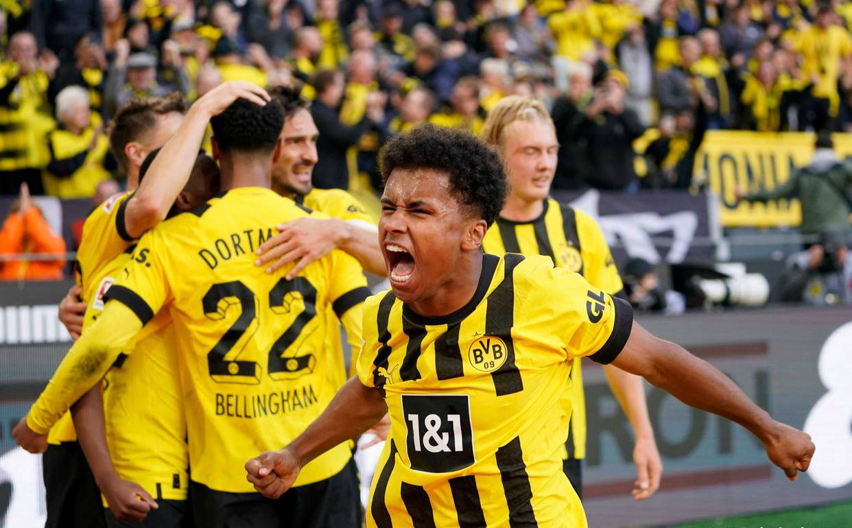 皇马6000万欧追德甲射手,巴萨盯英超铁闸锁定拉师傅续约指日可待